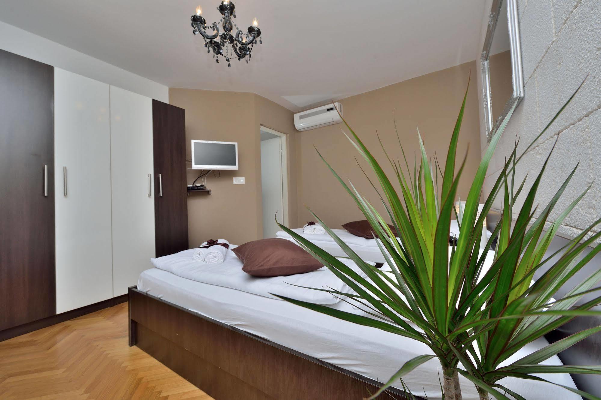 Apartments Donat Zara Esterno foto
