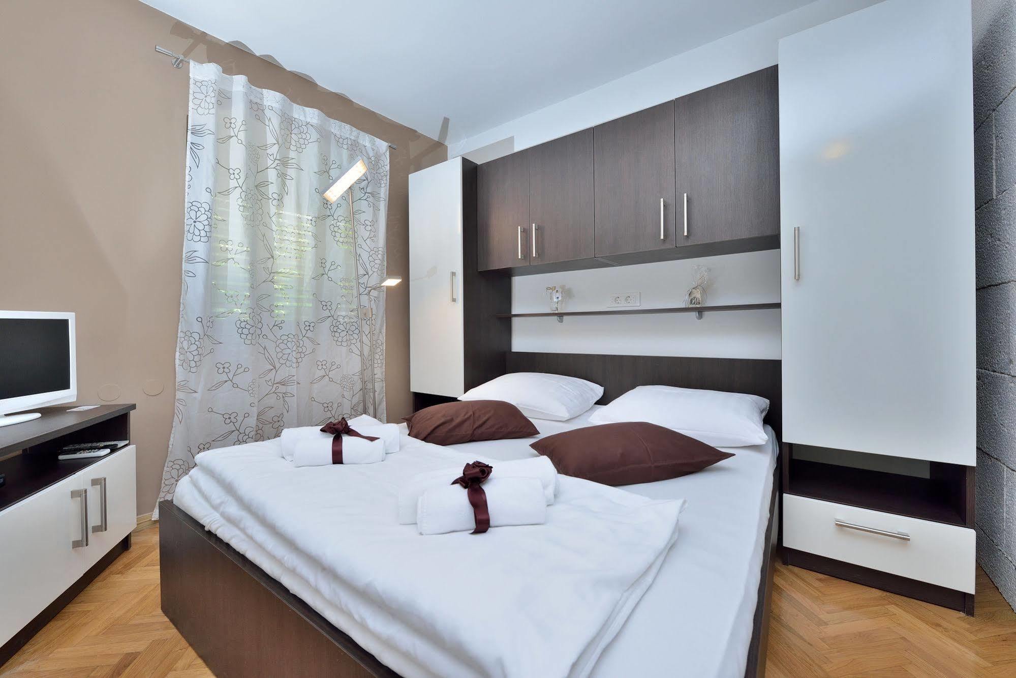 Apartments Donat Zara Esterno foto