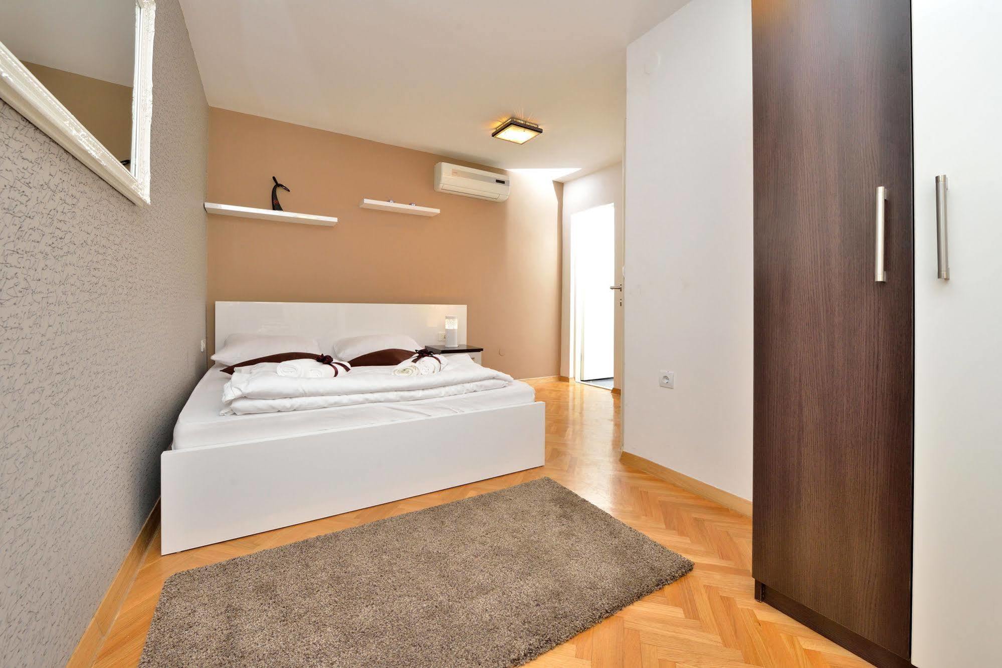 Apartments Donat Zara Esterno foto